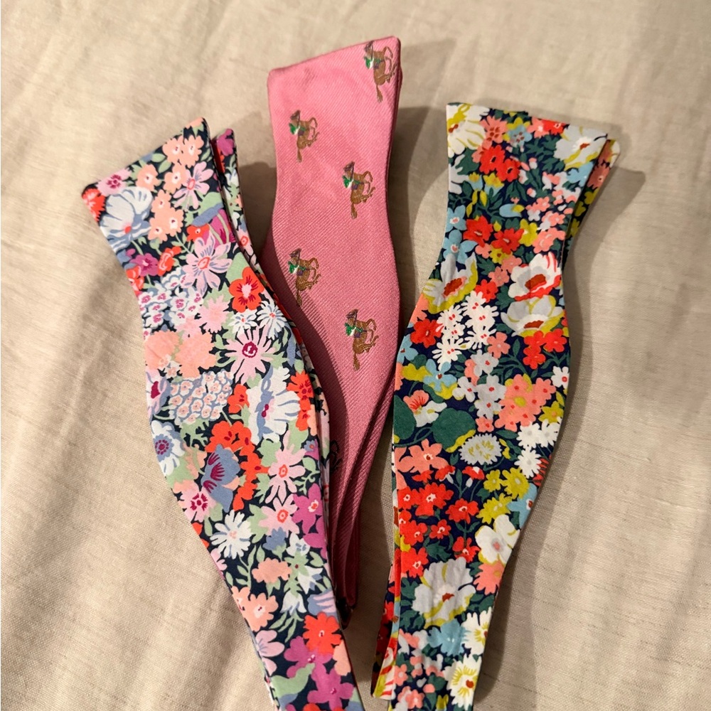 High Cotton Floral Patterned Bow Ties Set